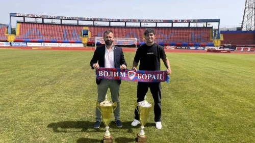 Reprezentativac Malte na Gradskom stadionu, Premijer liga BiH