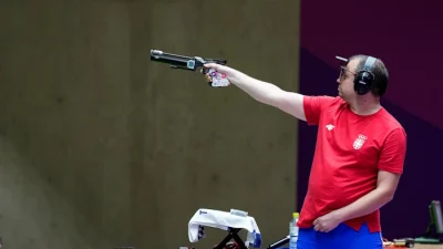 Mikec cilja zlato