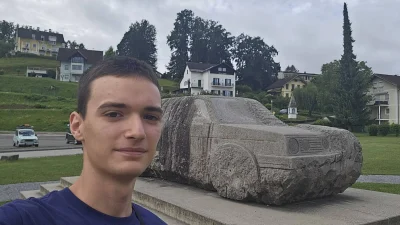 Odvažna trojka i Reno 4 se vratili kući