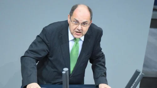 Za koga će u Zenici navijati Kristijan Šmit, otadžbinu ili poslodavce?