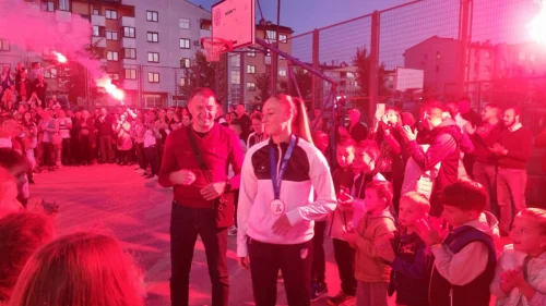 Marina Kurteš dočekana u svom gradu nakon osvajanja svjetskog srebra