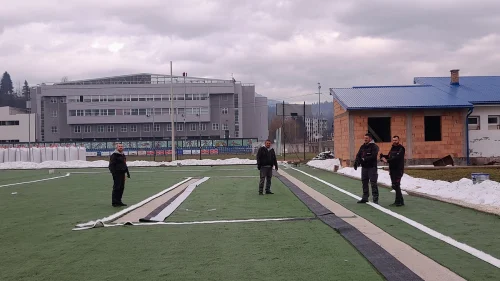 Radovi na markaciji terena sa vještačkom travom FK Romanija, Prva liga Republike Srpske