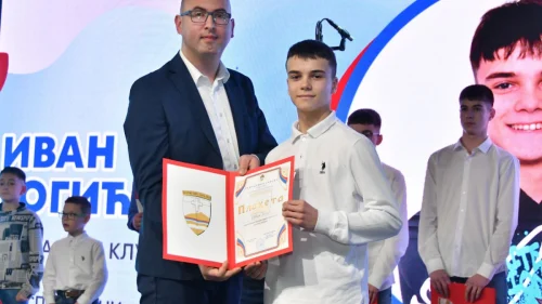Ivan Gogić proglašen za najperspektivnijeg fudbalera Opštine Istočno Novo Sarajevo, Omladinska liga pionira FS KS , A