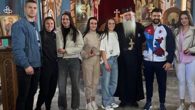 Sara Ćirković: „Hristos Vaskrse!  Neka nam je srećan i radosan najveći hrišćanski praznik, pobeda života nad smrću“   