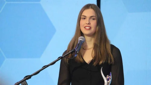 Lana Pudar ide u Ameriku