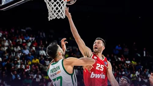 Olimpijakos slavio u utakmici koja nikoga ne zanima, Euroleague - Play Off