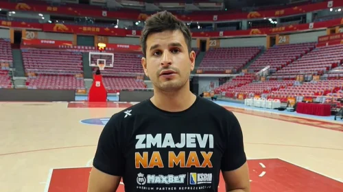 Čampara pred duel protiv Kine