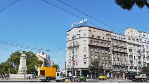 Navijači Leha lomili beogradske izloge