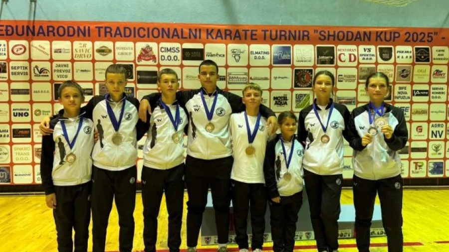 Karate klub „Sensei Mehmed Halilović“ niže uspjehe – 26 medalja u Bijeljini, Bratuncu i Prijedoru, niz nastavljen poslije uspjeha u Sarajevu i Banja Luci