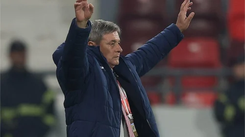 Piksi se pozdravio sa igračima?