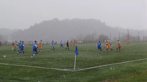 Slavija i Velež na terenu sa vještačkom travom, Prva liga Republike Srpske