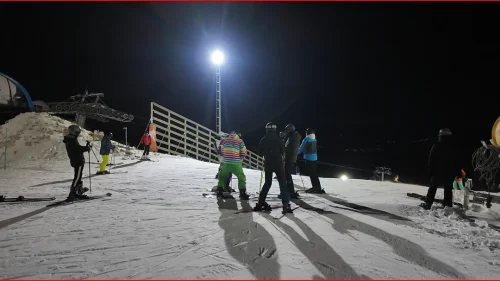 Nezaboravan doček Nove godine na Jahorini – oko 1000 ljudi dočekalo 2026. na skijama i vrhu planine!