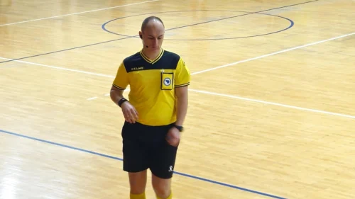 Ljudi u žutom ponovo pravili lakrdiju: Ne uništavajte juniorske utakmice!, Premijer liga