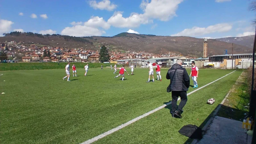 Ubjedljiva pobjeda juniora i poraz kadeta Famosa, Omladinska liga BiH - Centar 1