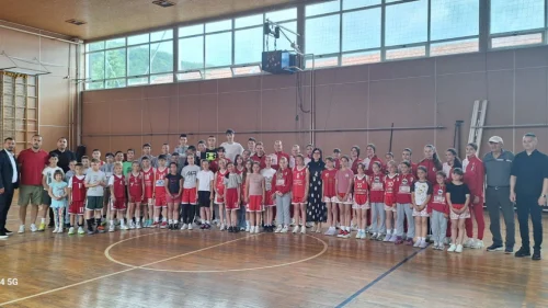 Ministar Ignjatović posjetila Vlasenicu i obećala podršku KK "10. avgust"