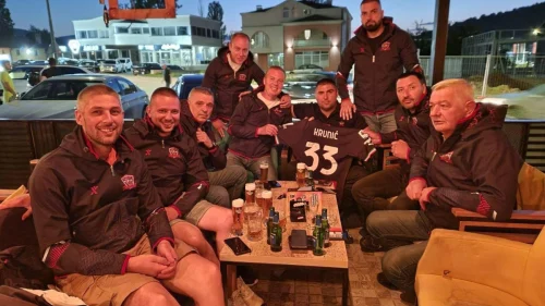 Dres Radeta Krunića i futsal lopta - Milan Bašević i KMF Tango u humanitarnoj aukciji za Dragana Macana