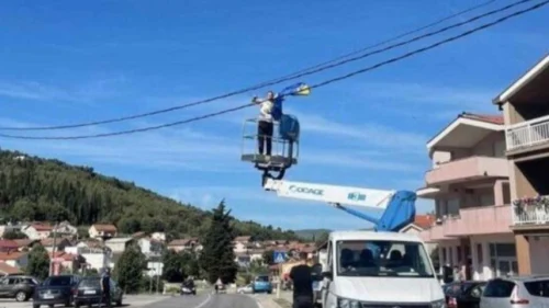 U Čapljini skinute zastave BiH