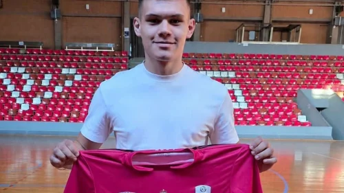 Denin Jukić čuva gol Broda, Premijer liga BiH
