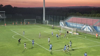 Prazne mreže u Pazovi, Romantičari bez rešenja za čvrsti Radnik