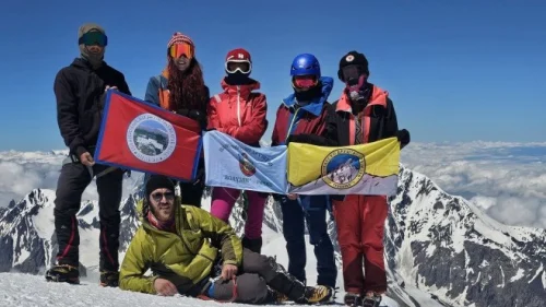 Planinari iz Hercegovine : Vremenske prilike natjerale nas da odustanemo od vrha Elbrusa, čime smo izbjegli sudbinu kolega iz Zenice