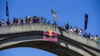 Red Bull Cliff Diving: Mostar ponovo u centru spektakla, na Starom mostu postavljena platforma