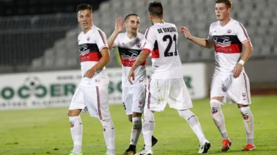 Humska u crnom, Superliga Srbije