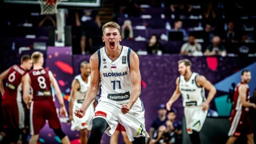 U meču prvenstva Slovenci izborili polufinale