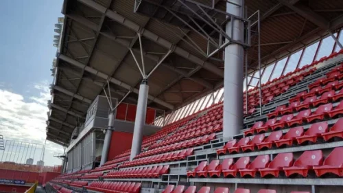 Zasijao krov – novi izgled stadiona Voždovca!