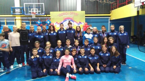 Slavija se sa dvanaest medalja vratila iz Doboja