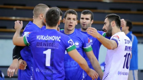 Skandal u Novom Pazaru tokom finala: Sjedili i zviždali na himnu Srbije