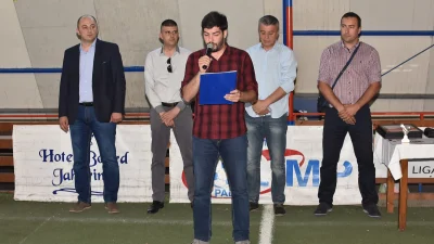 Kreće 12 timova