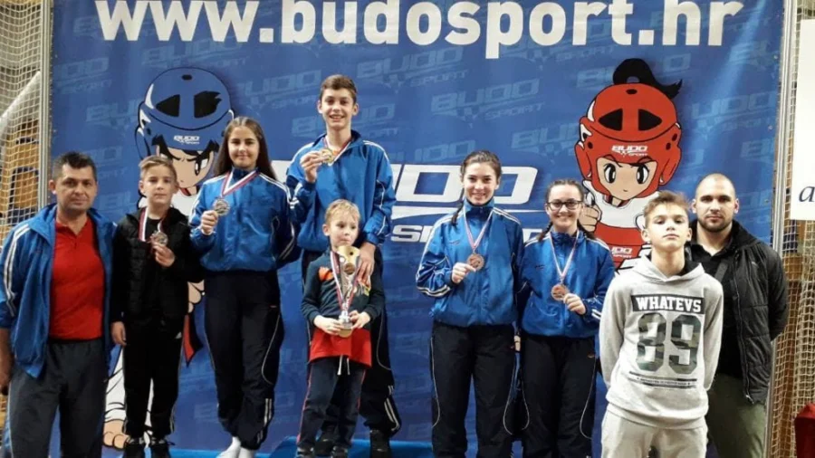 Derventskim tekvondoistima šest medalja iz Slovenije