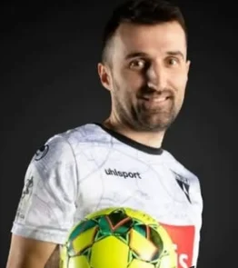 Ivan  Knezović